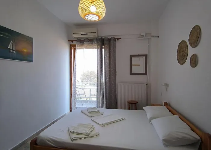 Ntaskas アパートホテル Poúlithra